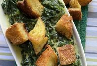 Creamed Spinach with Crispy Garlic Croutons