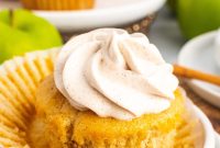 Apple Pie Cupcakes Recipe with Cinnamon Streusel Topping