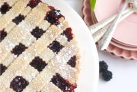 Blackberry Crostata Recipe: Rustic Tart with Fresh Berries