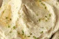 Creamy Boursin Mashed Potatoes Recipe for Garlic-Herb Flavor