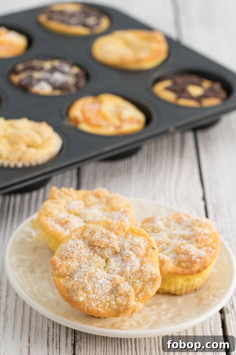 Cheesecake Muffins: Tangerine, Crumble & Chocolate Variations 4 cheesecake muffins