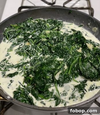 Creamed Spinach in Pan With Cream