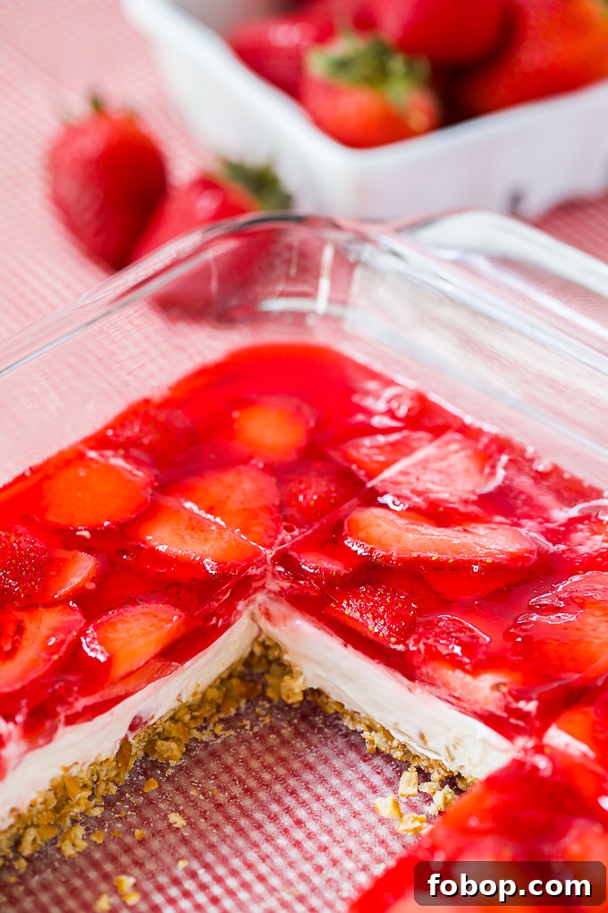 Strawberry Pretzel Salad Recipe: Sweet and Crunchy Dessert Salad 4 strawberry jello pretzel salad recipe