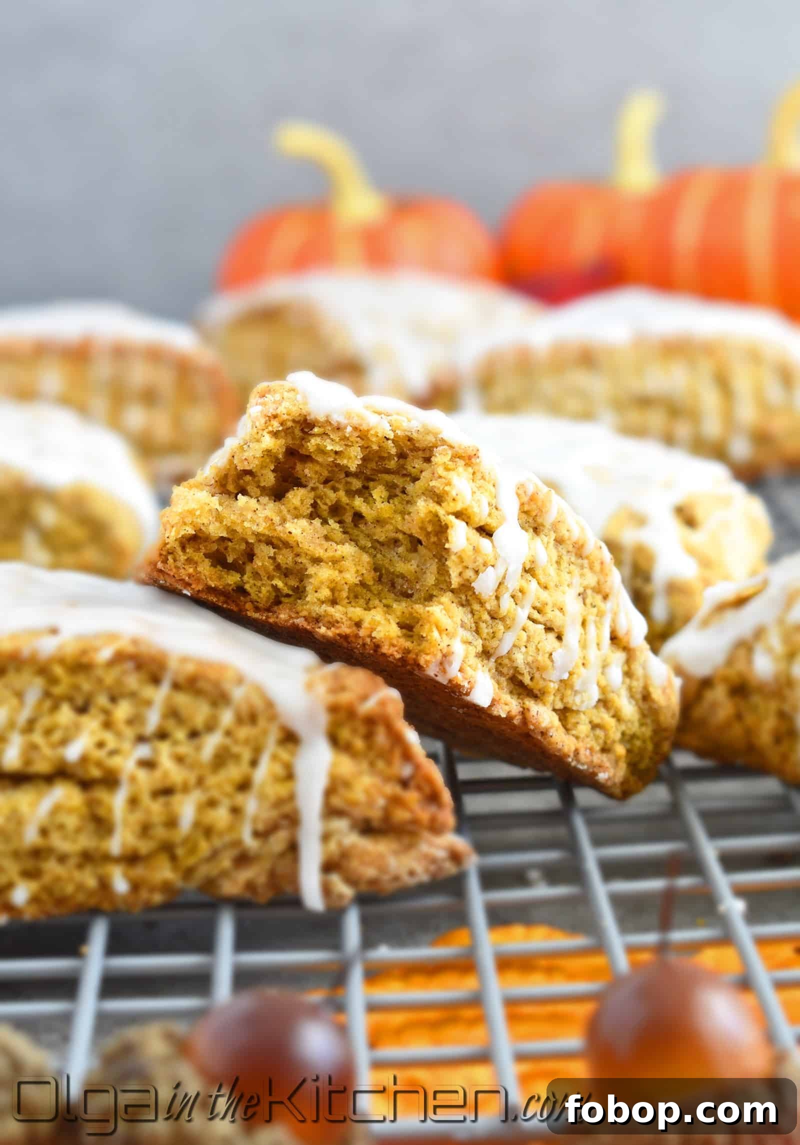 Pumpkin Scones Recipe: Flaky Autumn Scones with Warm Spices 12 Pumpkin scones served