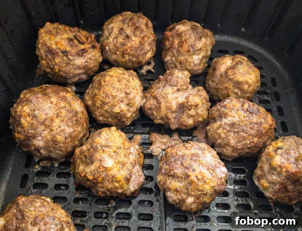 Crispy Air Fryer Meatballs in 10 Minutes: Quick Family Recipe 5 Cooked and ready in the basket