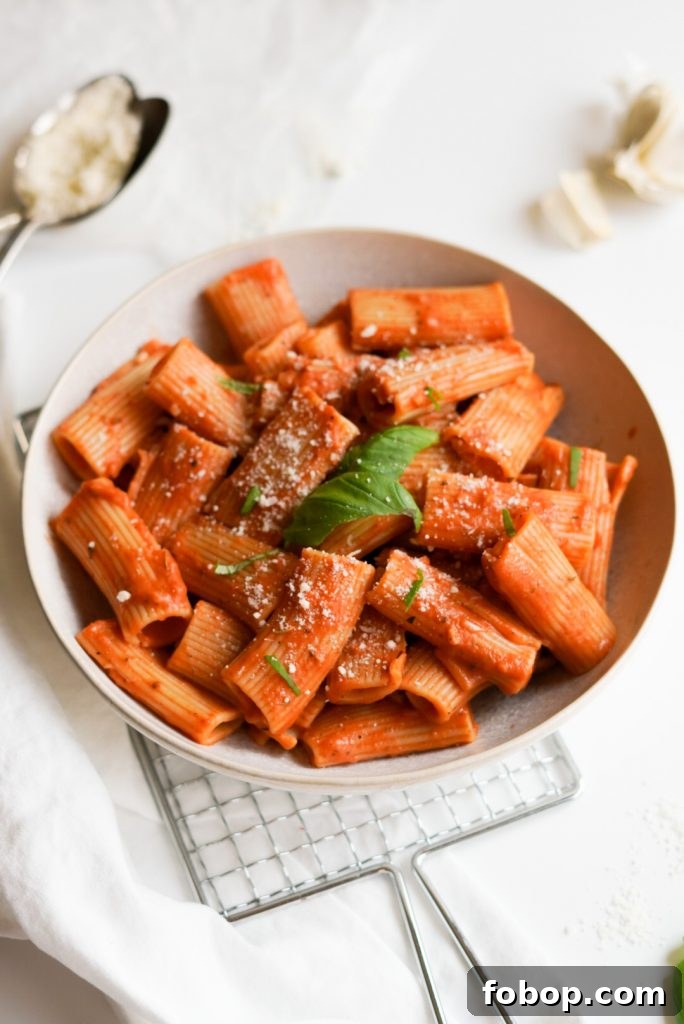 vegan creamy tomato pasta 