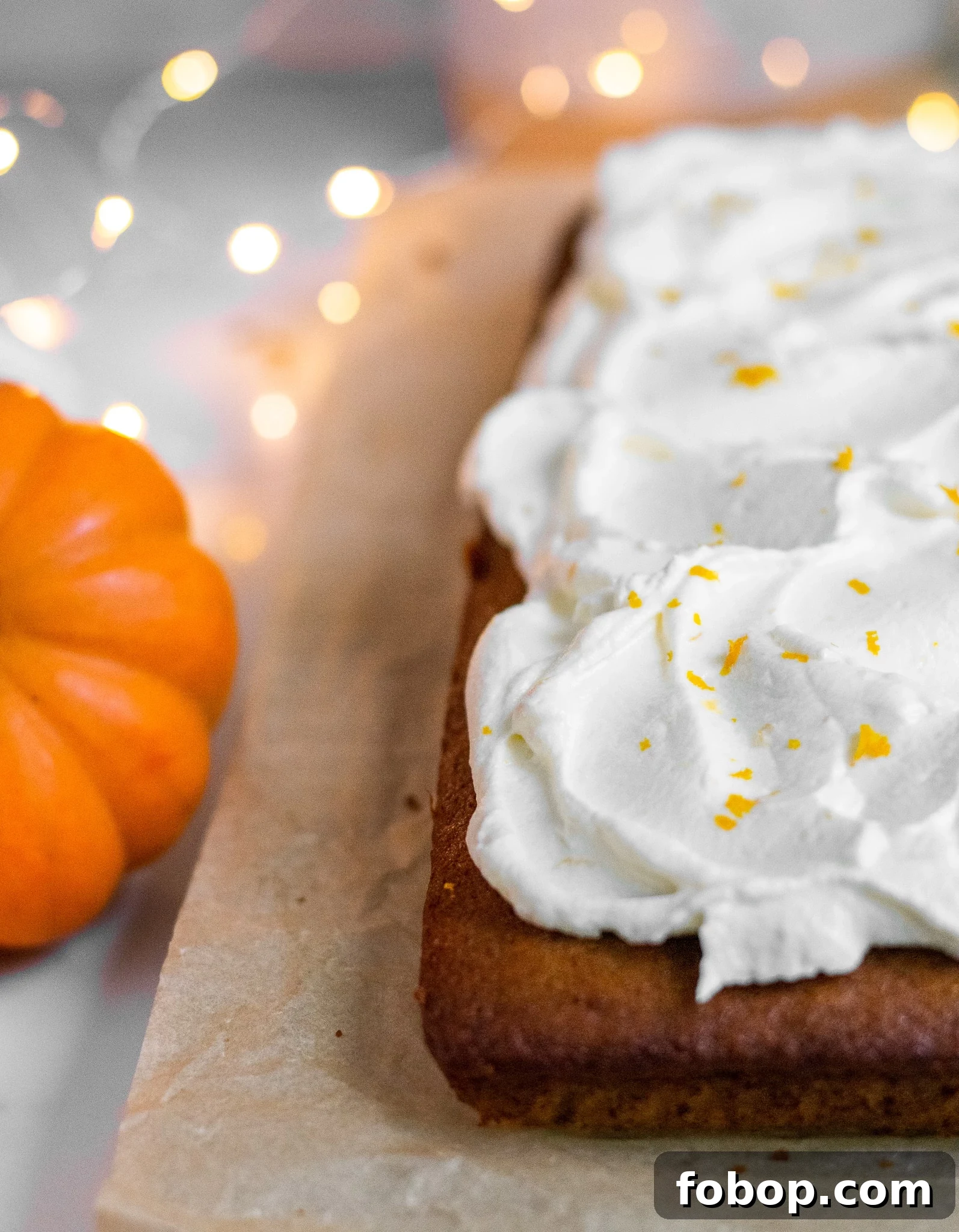 Pumpkin Cake Recipe: Moist Danish Græskarkage (Step-by-Step) 8 Pumpkin cake with cream cheese frosting.