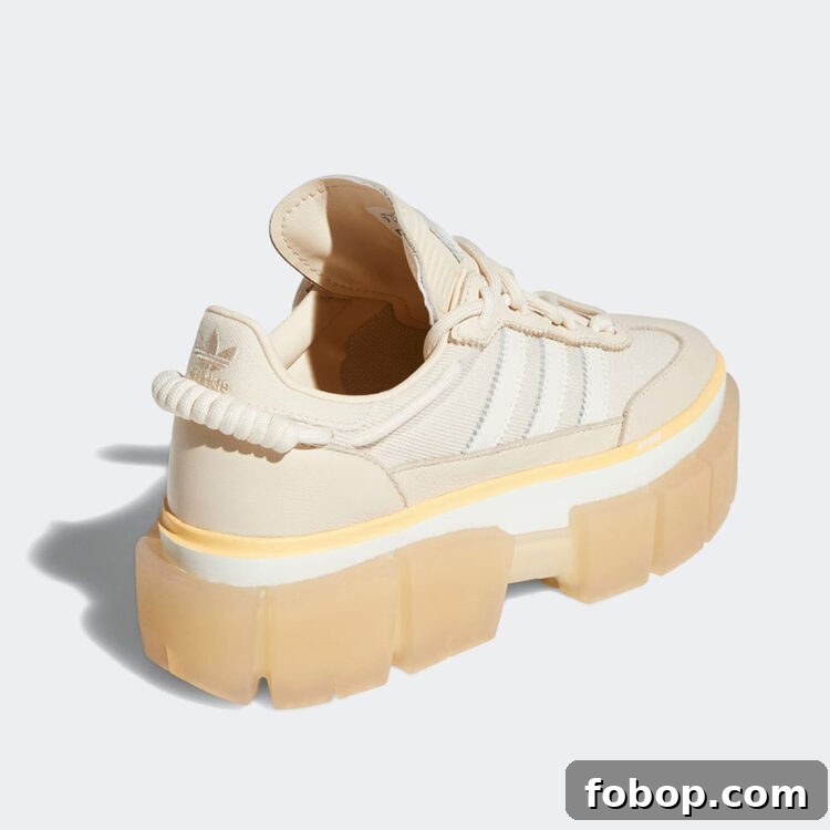Beyoncé’s IVY PARK x adidas Summer/Fall 2021 Collection: Highlights 23 IVY PARK x adidas Summer/Fall 2021 Collection
